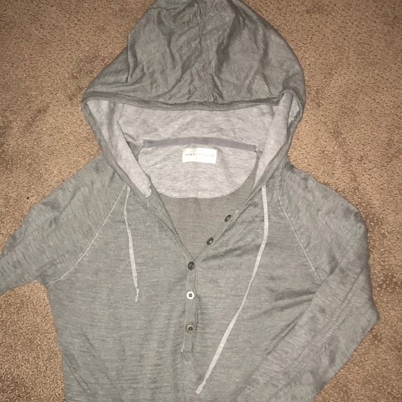 Long sleeve with hood - Picture 2 of 4
